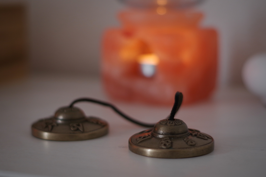 Cymballes tibétaines utilisées lors de certains massages, notamment le sophro-massage